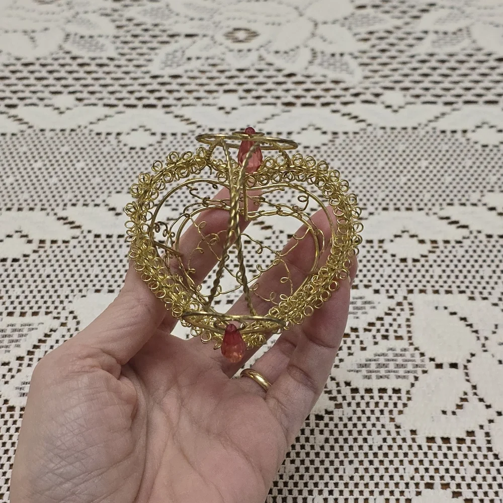 Gold Wire Heart Mini Basket 3.5